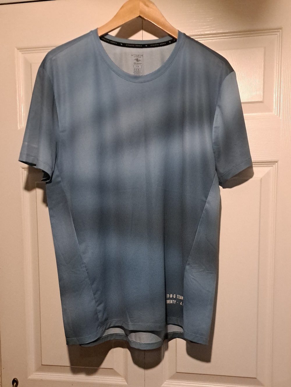 Athletic Works-Light Blue Performance Menโs T-Shirt Sporty casual loose fit